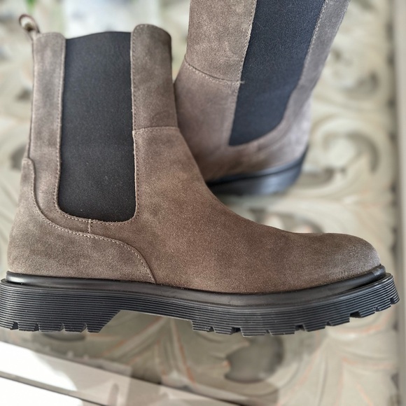 Camel Active, Authentic Chelsea Boots, Taupe Suede Leather, Wm's.10, Brand New! - Picture 2 of 12